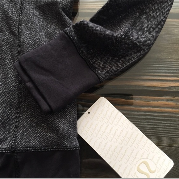 NWT Lululemon Think Fast Hoodie size 6 - Picture 3 of 8